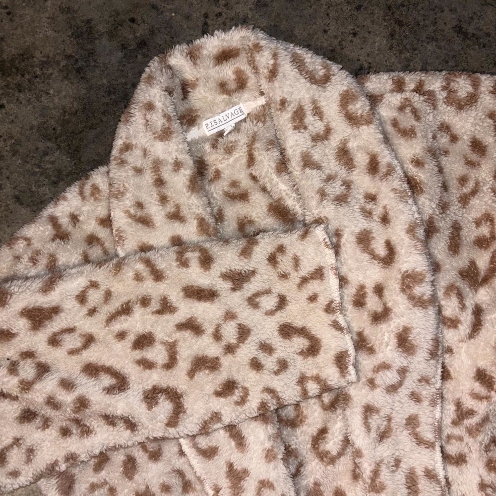 P.J. Salvage Cardigan Robe Womens L/XL Beige Leopard Print Open Front Fuzzy